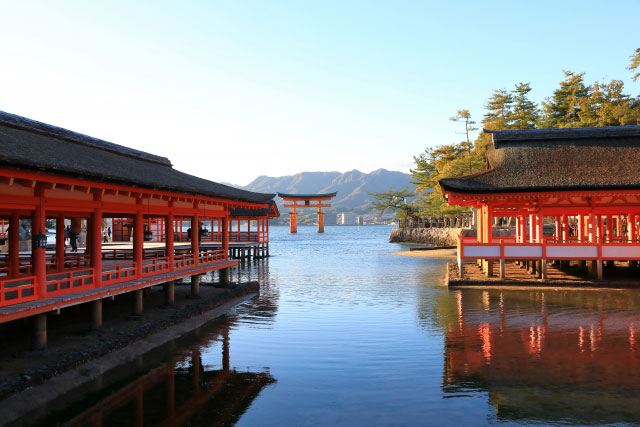 itsukushima-shrine