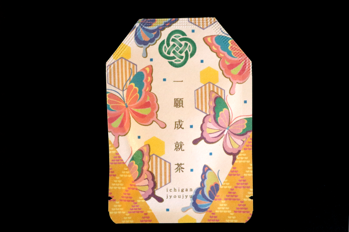 What I thought was the cutest was the omamori-shaped package.