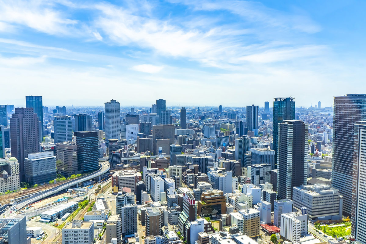 Around Osaka Station, there are many high-rise buildings.