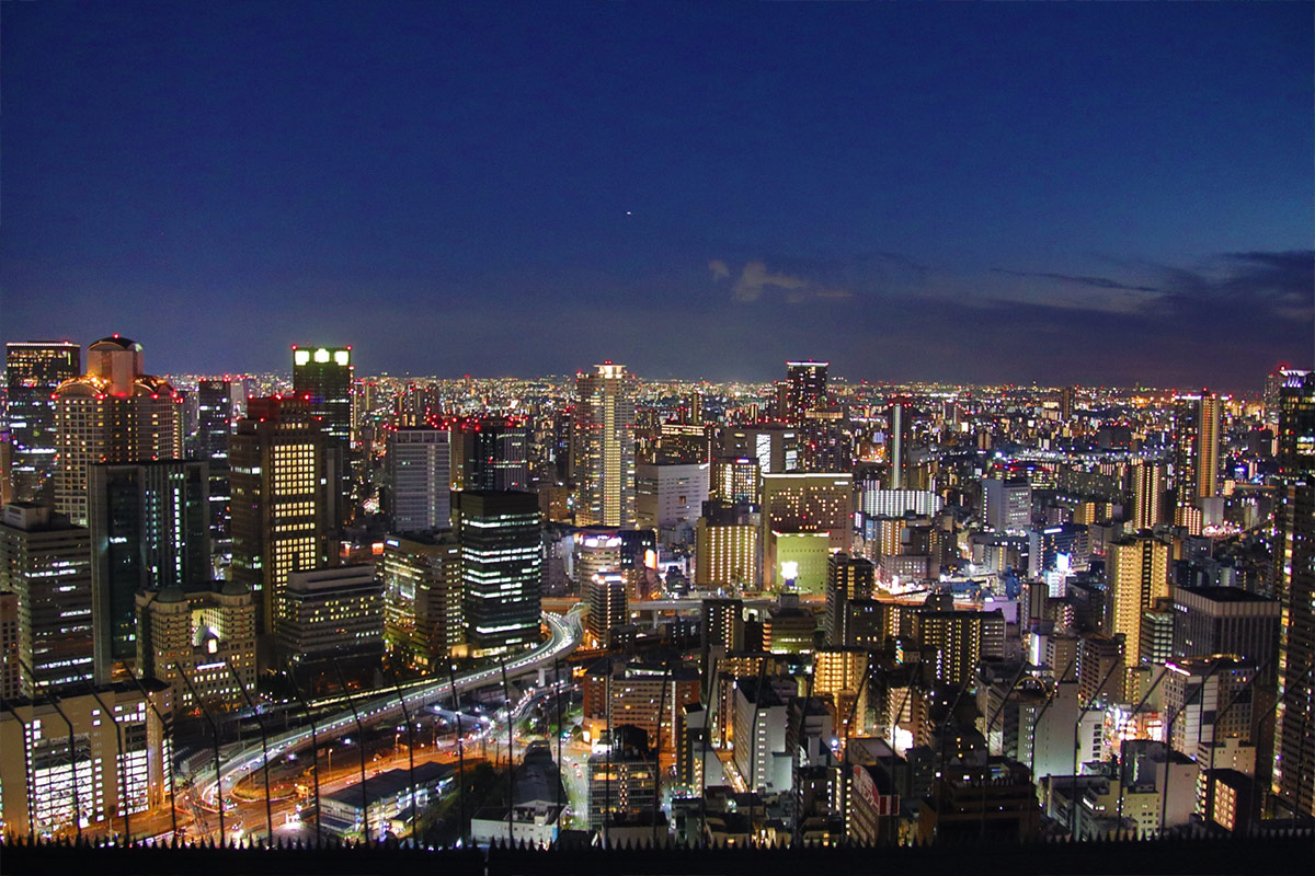 Osaka has a very beautiful night view.