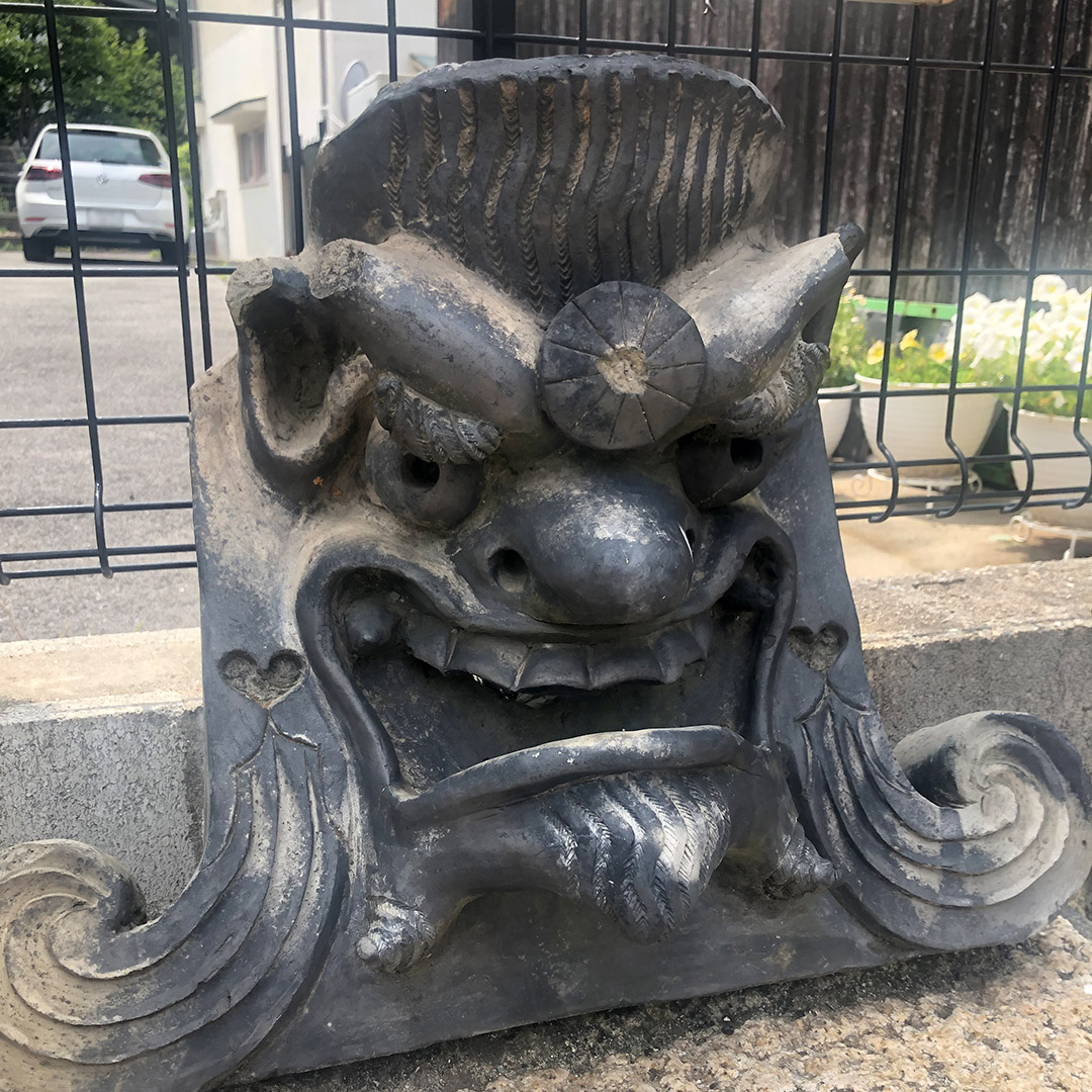 Onigawara(tiles with the face of a demon)