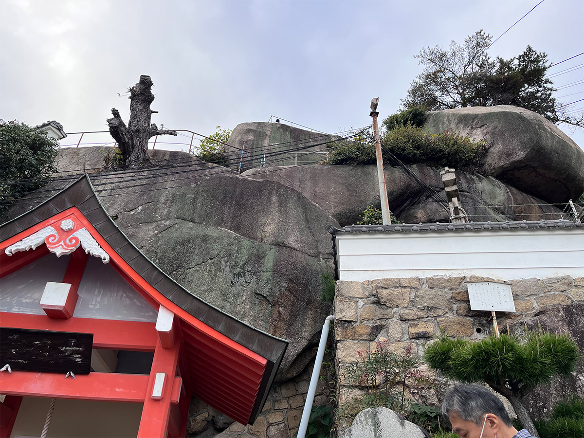 Mikasane iwa (Triple rock) in senkoji