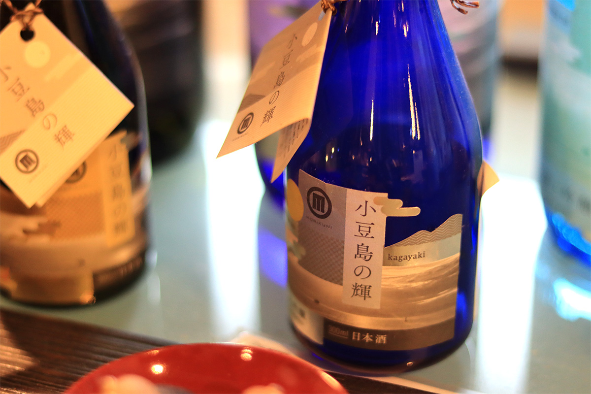 This is a sake called "Shodoshima no Kagayaki(The Brilliance of Shodoshima)".