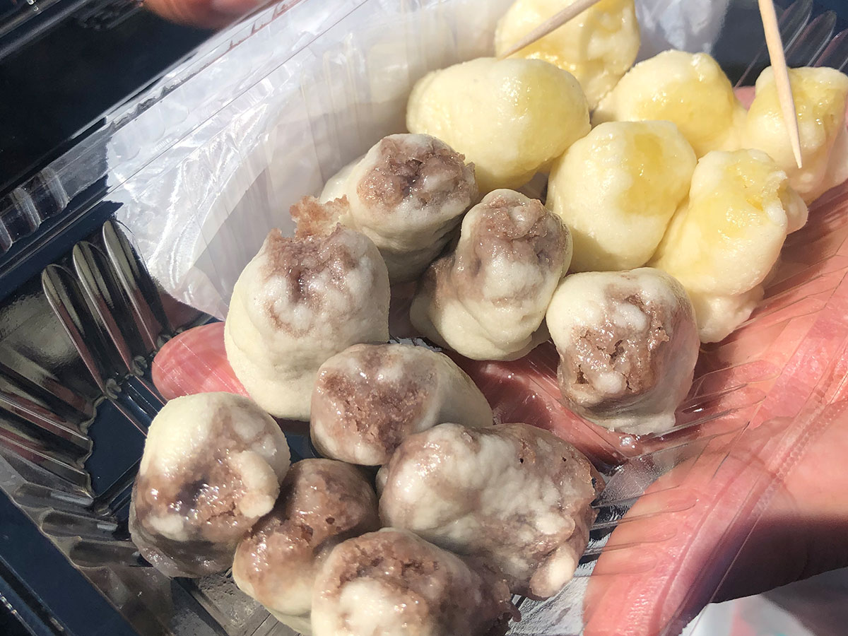 At the exit, there were cute manju(japanese steamed yeast bun with filling) for sale.