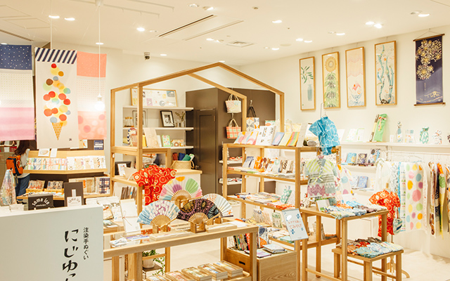 NIJIYURA shop LUCUA Osaka