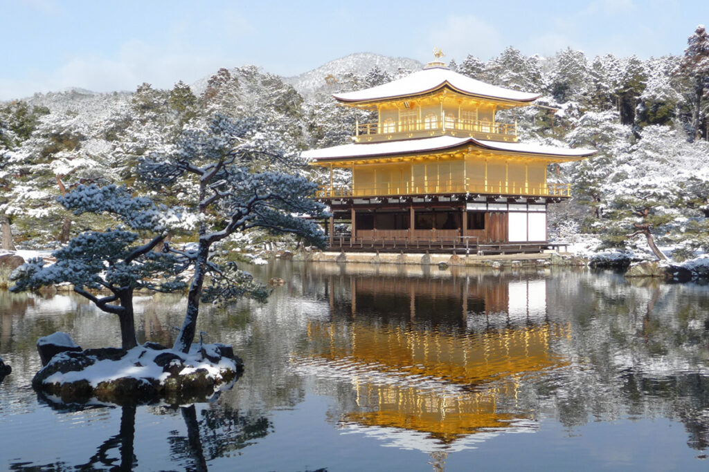 Incidentally, although I often see snowy scenes of Kyoto in tourist guidebooks, I have rarely seen snowy scenes in Kyoto.