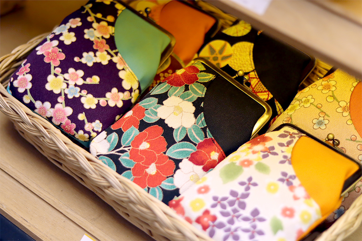 Japanese patterned accessories also make great souvenirs.