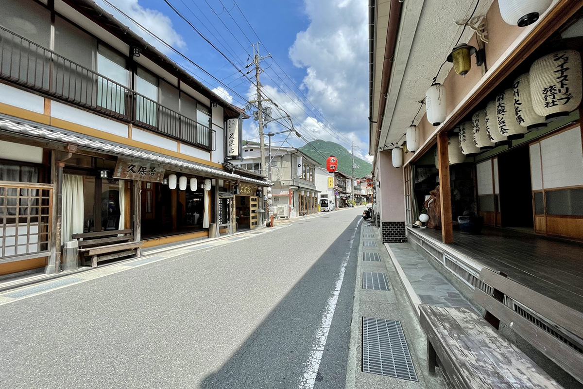 I drove another hour to a place called Dorogawa Onsen in Tenkawa Village.