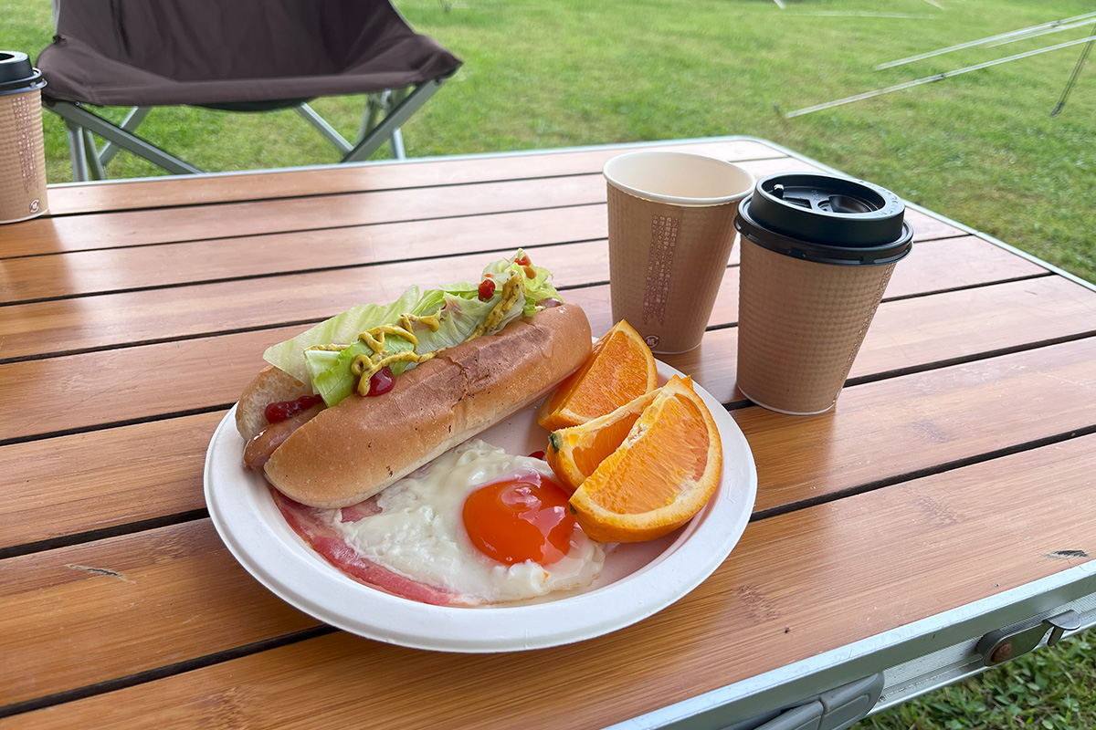 Breakfast also feels like camping!