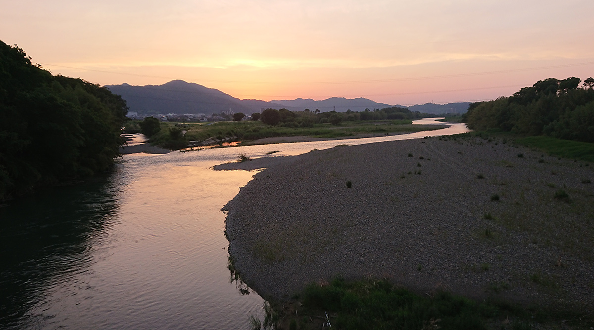 This is the Hozu River. It eventually connects to Osaka Bay.