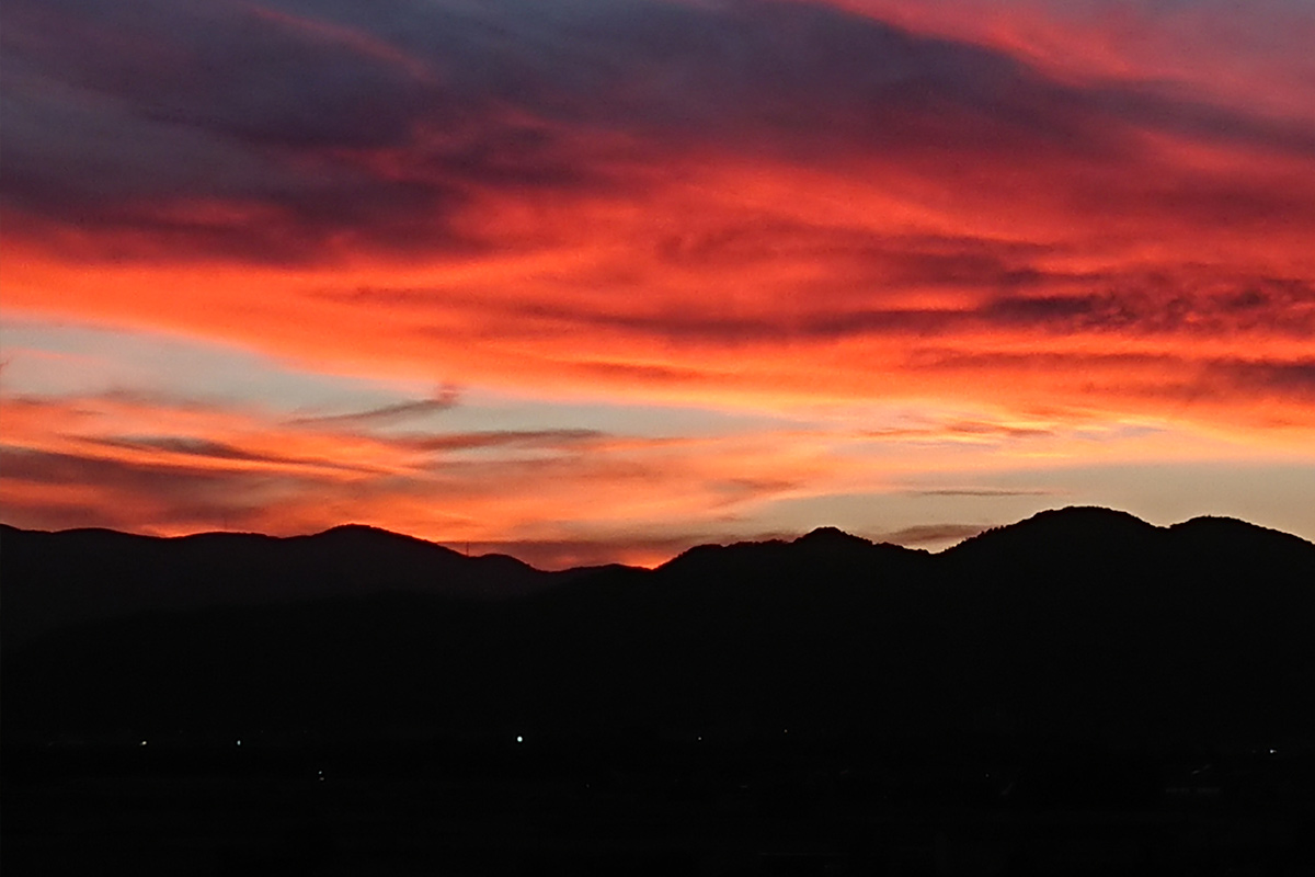 In the evening, the clouds change seven different ways.