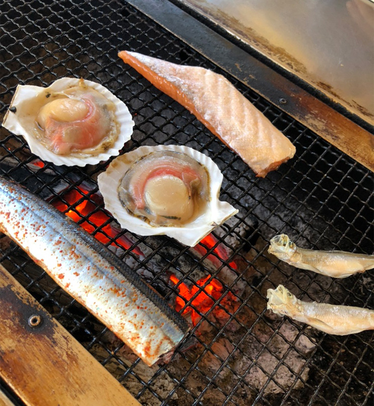 Arrive at Kushiro Airport. First, eat seafood dishes.