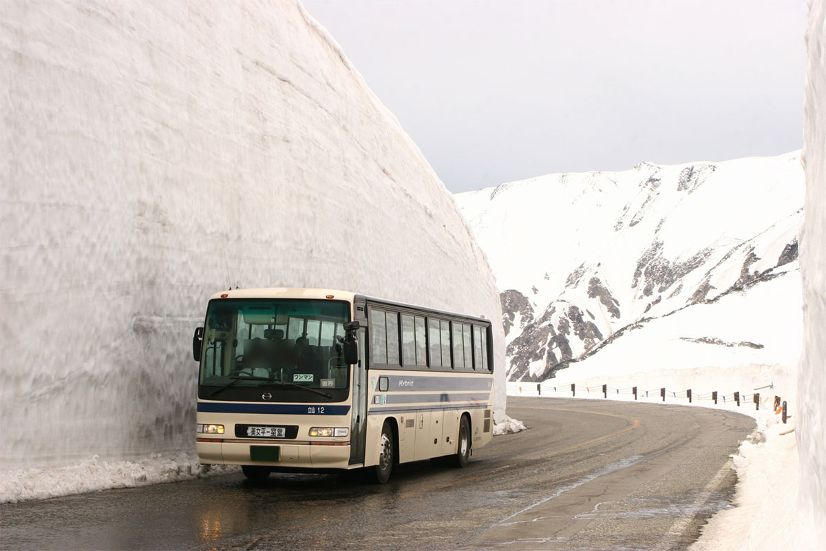 And around April, a very huge wall of snow can be seen while riding the bus. It can be over 10 meters high. Nature is amazing!