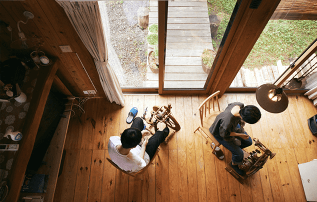 The next morning, you can continue your yarn-spinning experience.