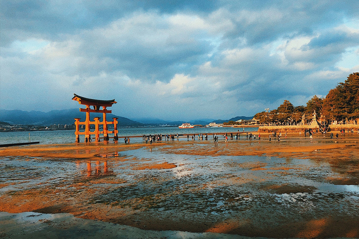 Itsukushima Shrine as its symbol, is famous.