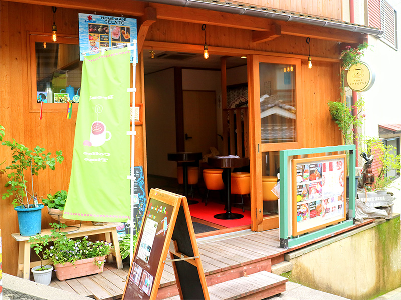 Japanese modern retro coffee shop