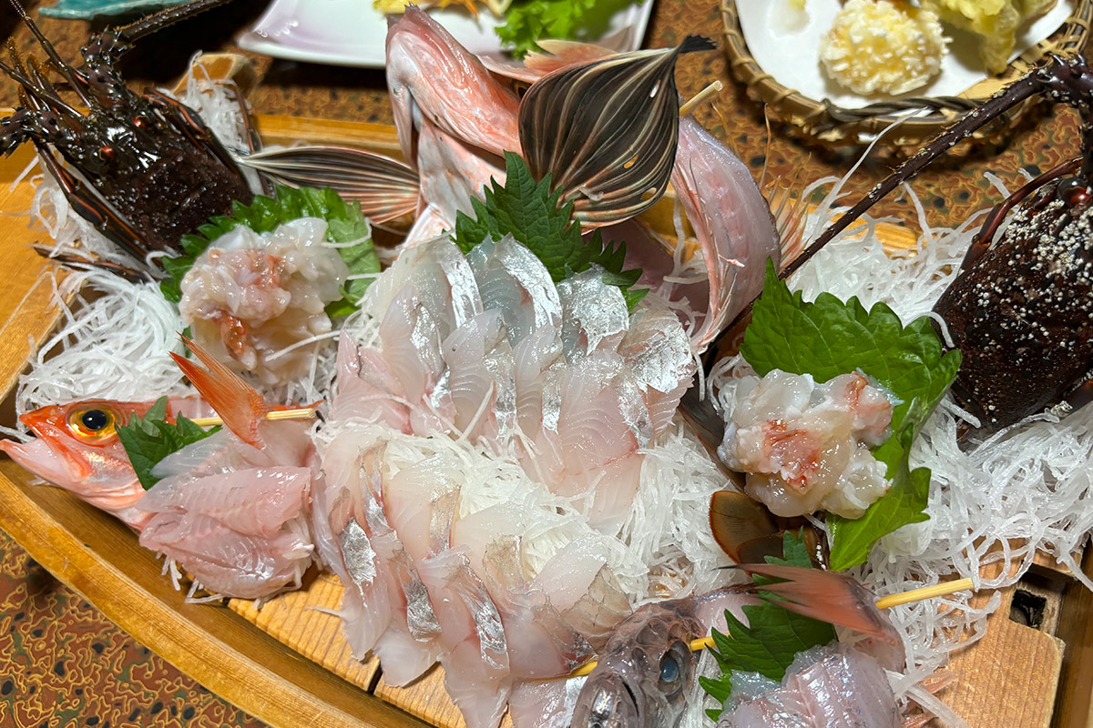 Deep-sea fish sashimi was served. I have never eaten it!