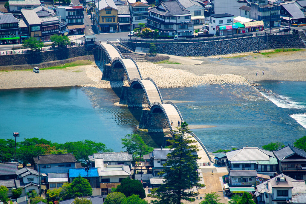 Iwakuni City, where the rare wooden arch bridge 