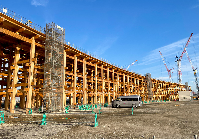 The structure will have a diameter of approximately 615 meters and a circumference of approximately 2 km. The scale of the structure makes sense that it will be the largest wooden structure in the world.