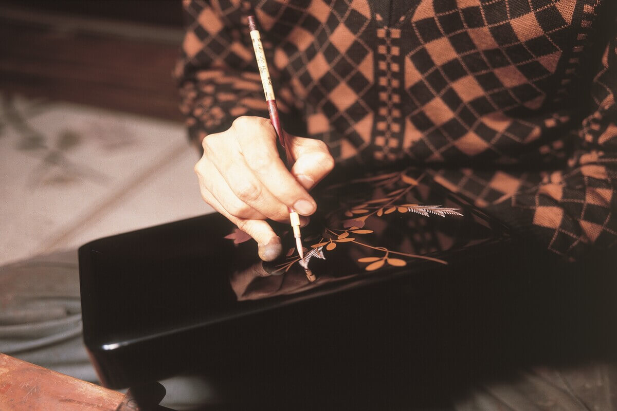 Echizen Shikki - lacquerware, a traditional craft