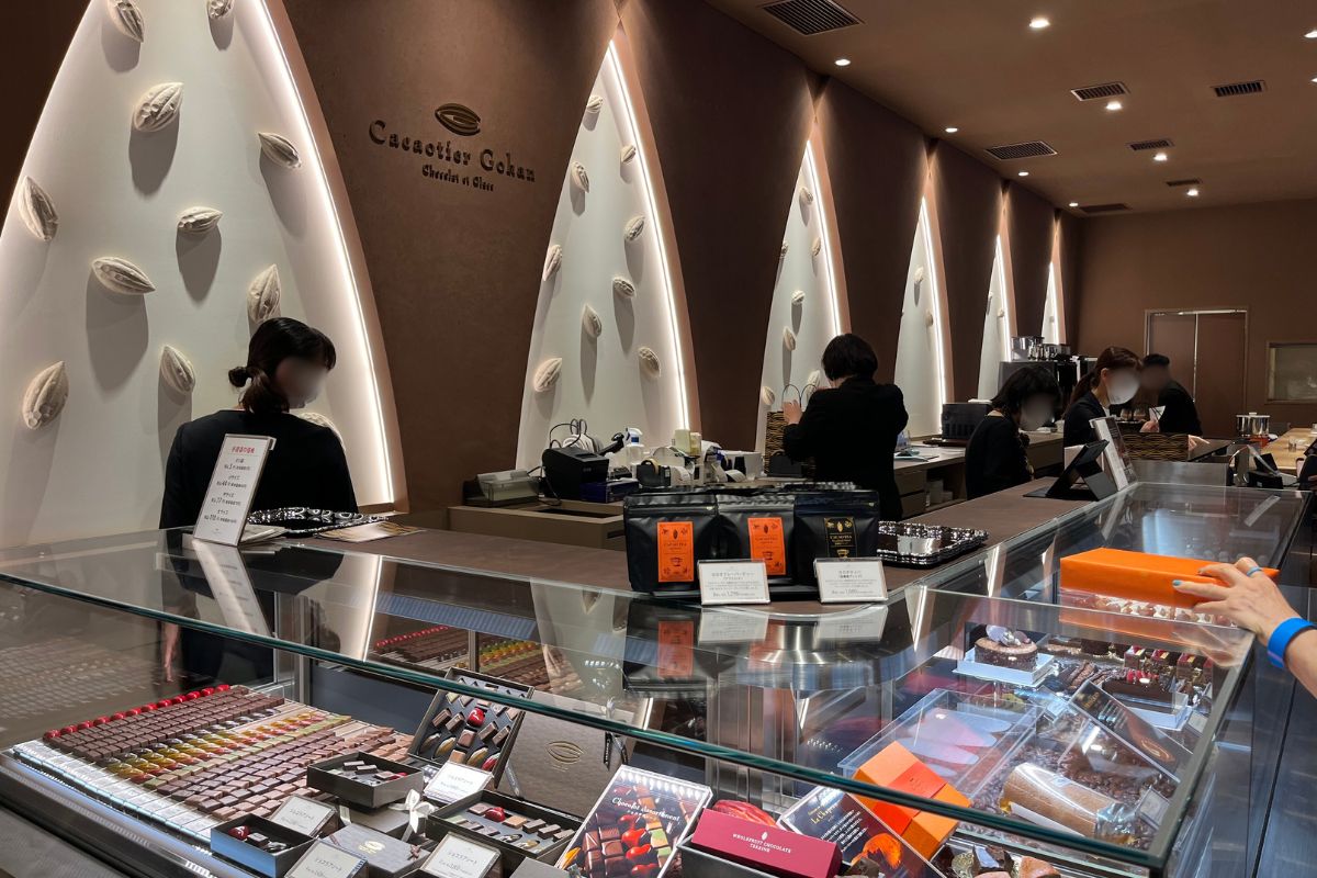 Cacaotier Gokan, the first chocolate specialty store to open in the Umeda area