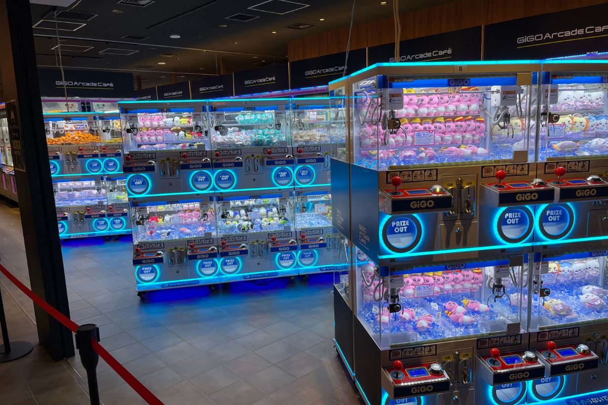 UFO catchers are also available