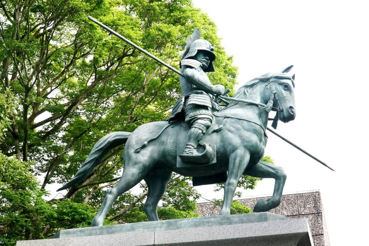 Statue of Kazutoyo Yamauchi, the warlord who built Kochi Castle