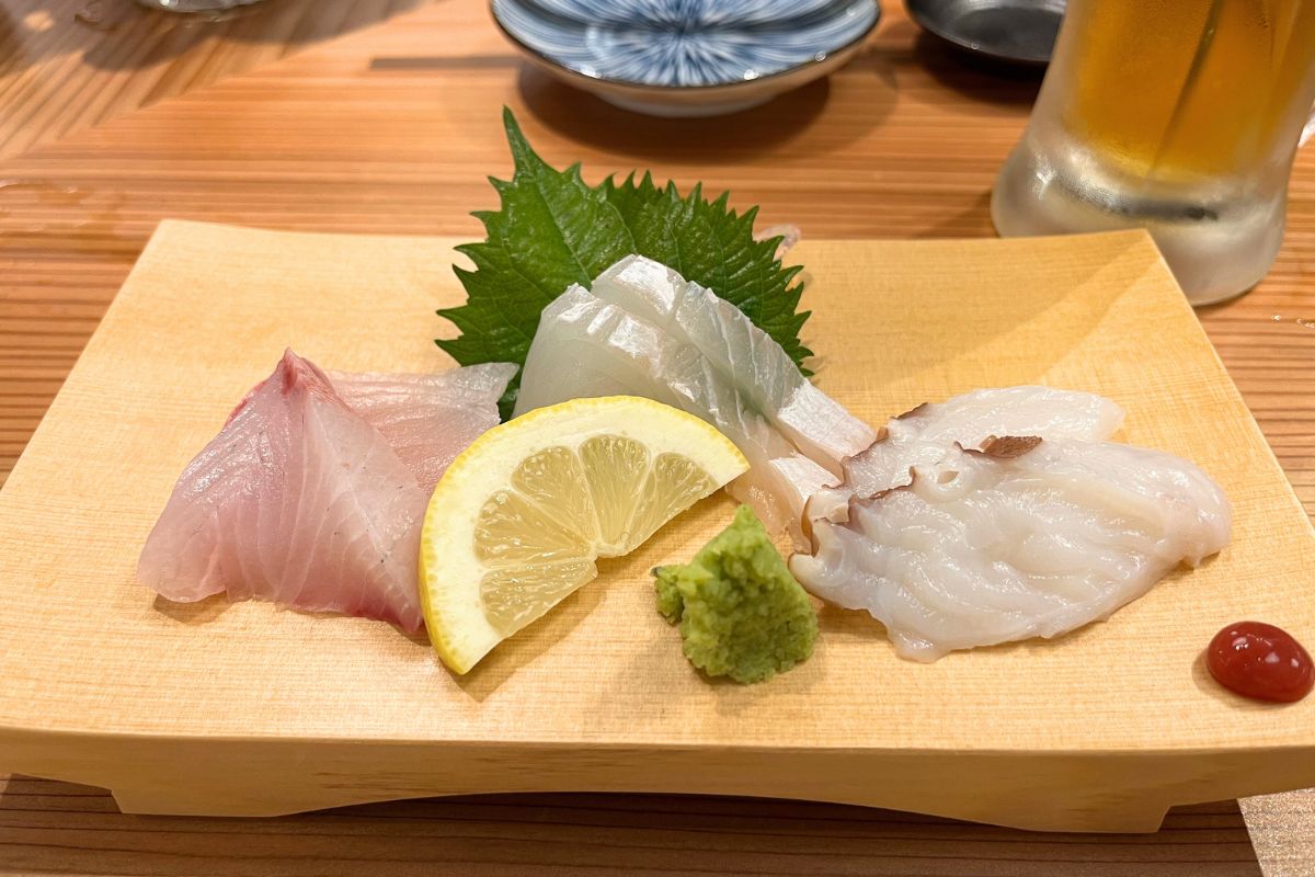 Assorted fresh sashimi