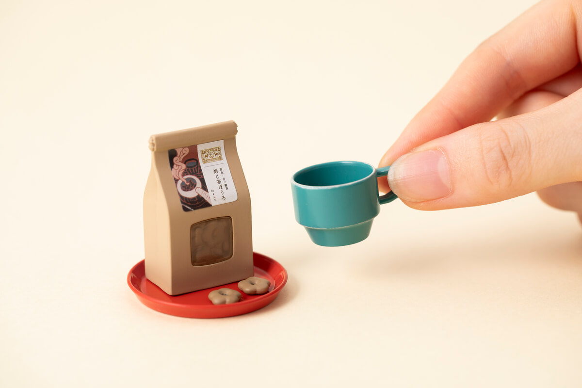 Colorful HASAMI block mugs add color to snack time