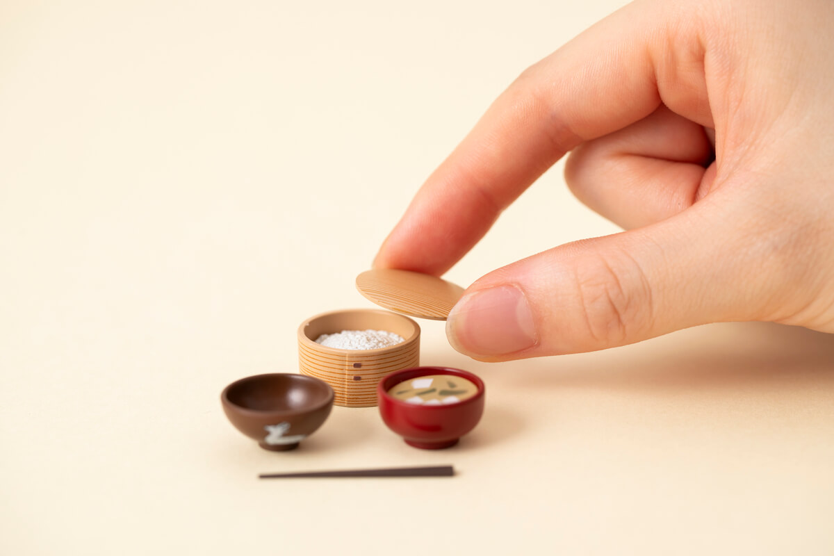 Japanese tableware that goes well with rice and miso soup, the golden combination of Japanese cuisine