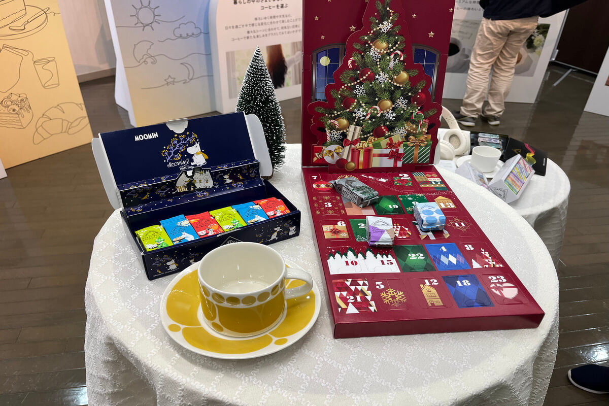 Moomin collaboration products and Christmas advent calendars in the Fresh Cube exhibit space