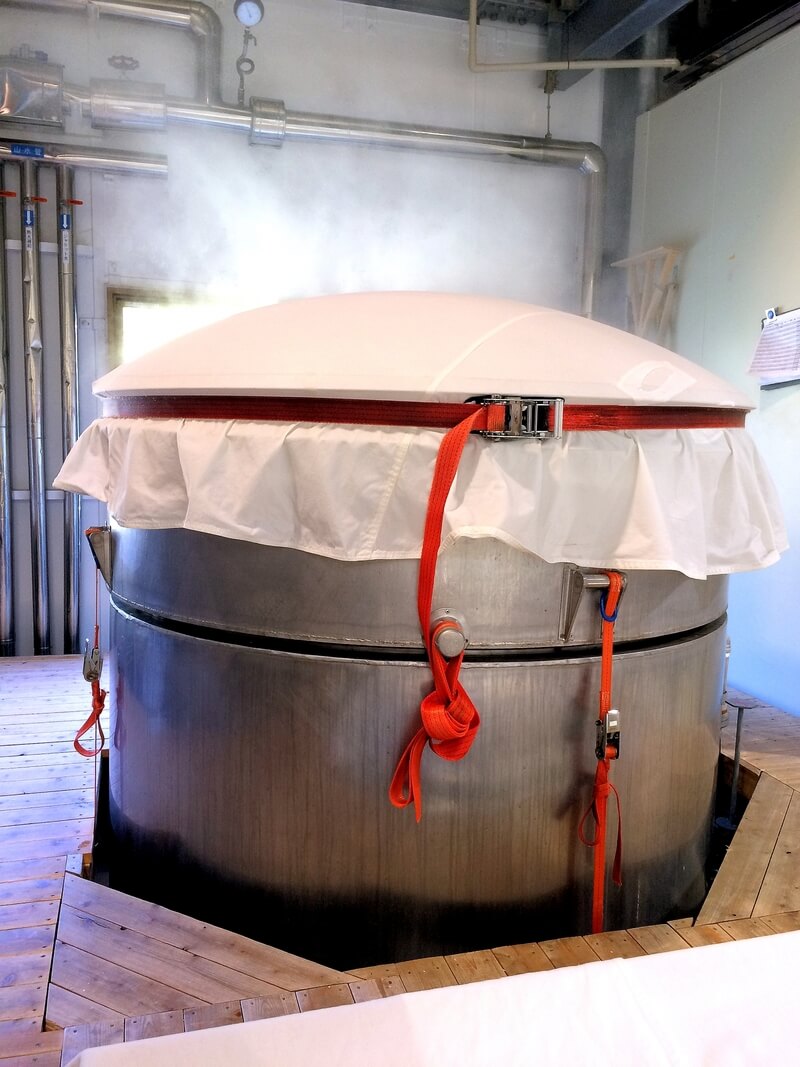 Steaming process of raw materials for “traditional sake brewing”