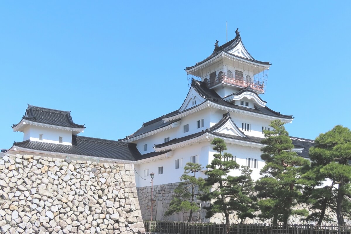 Toyama Castle, the residence of Sasa Narimasa and the Maeda family, lords of the Toyama domain