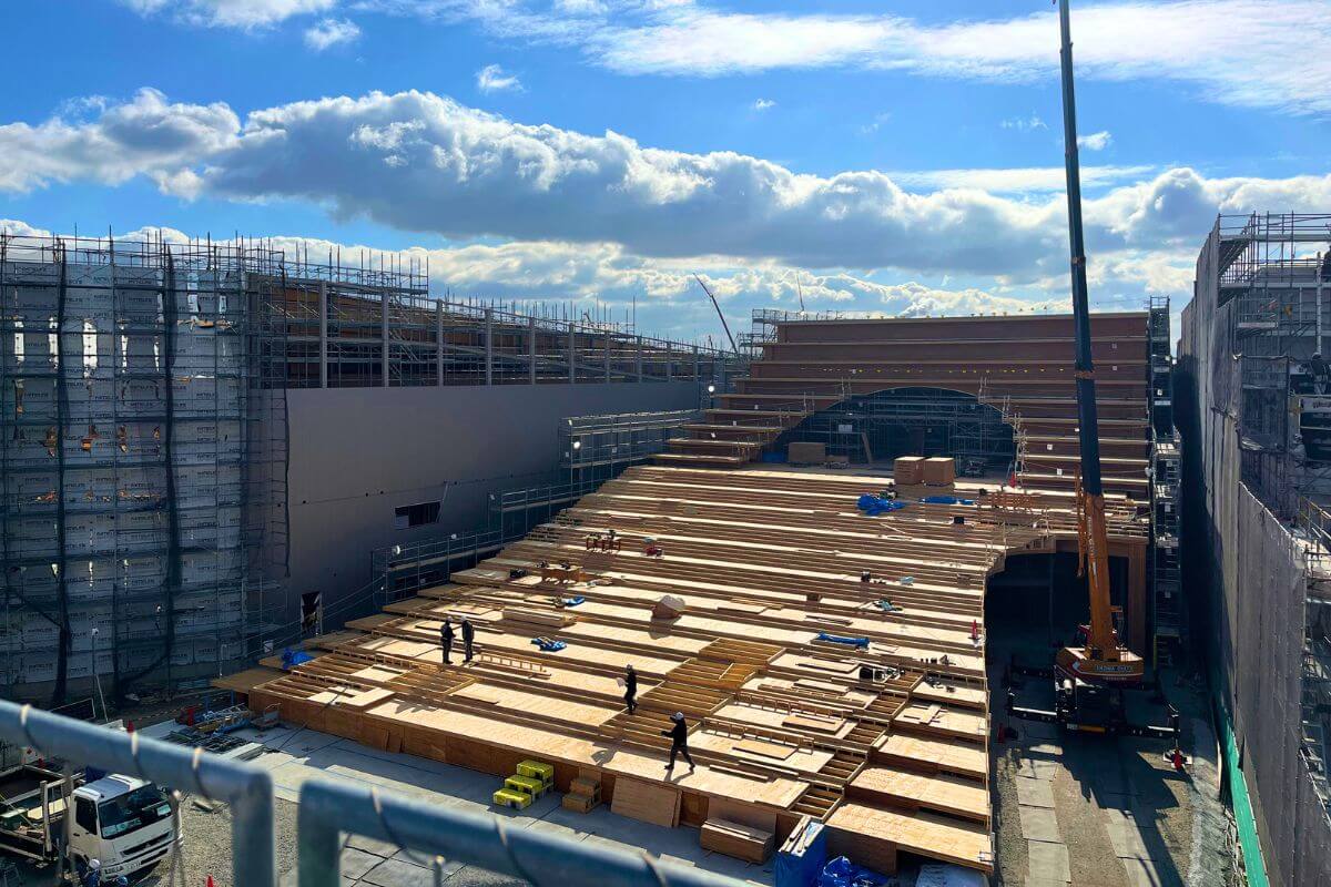 Exterior view of the Spanish Pavilion under construction