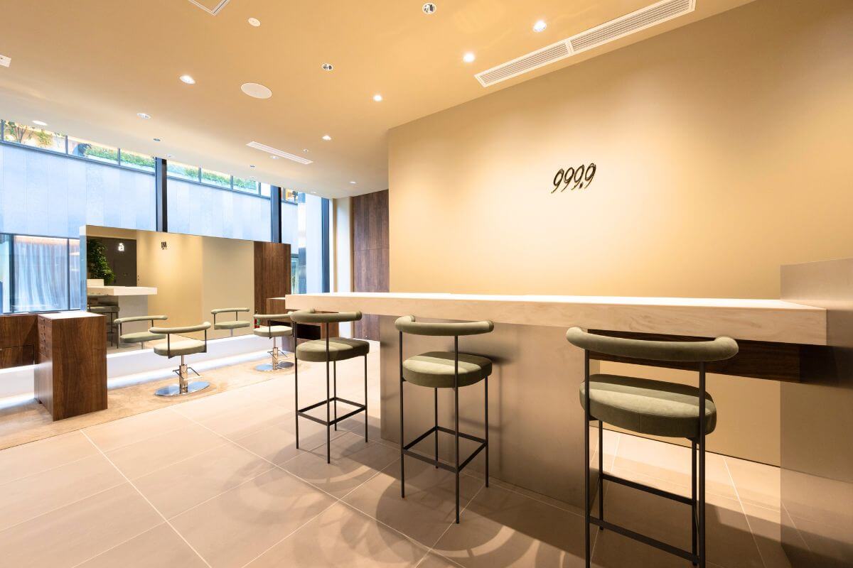 A fitting space and a dedicated maintenance counter are also provided