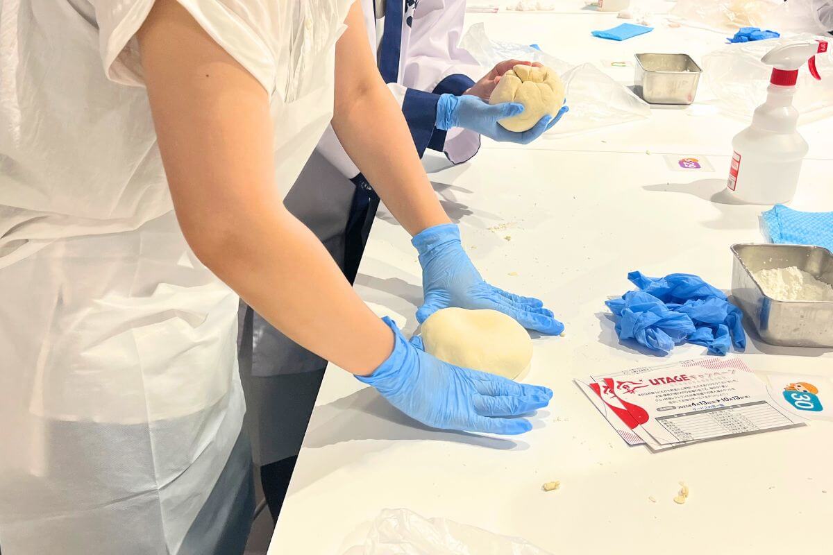 Roll the dough into a ball