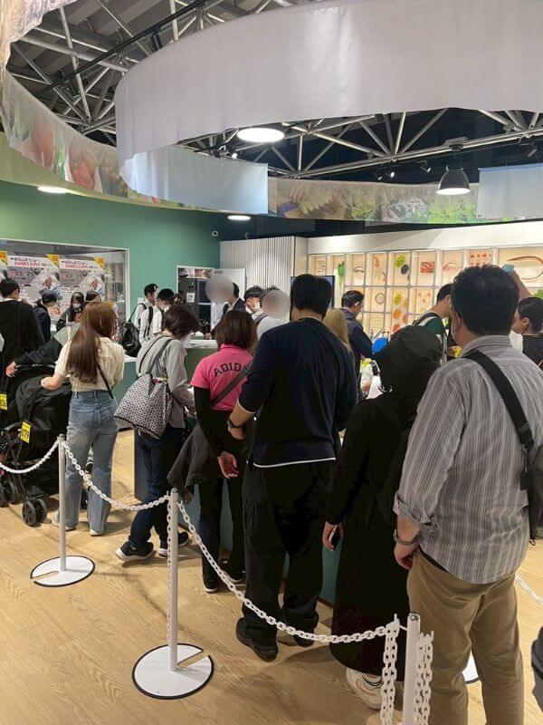 so popular that there are long lines