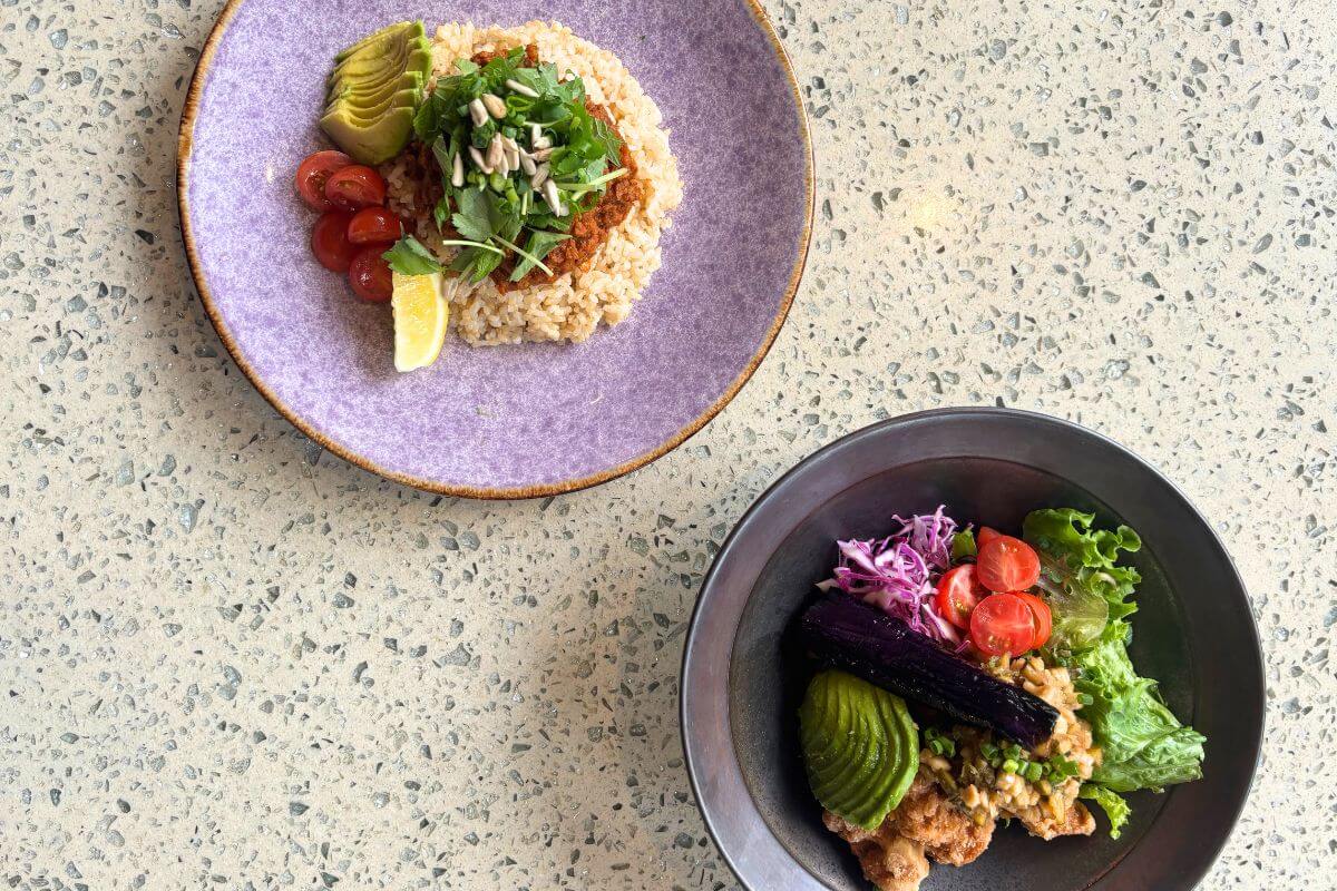 Eat delicious and healthy food with Cosme Kitchen Adaptation