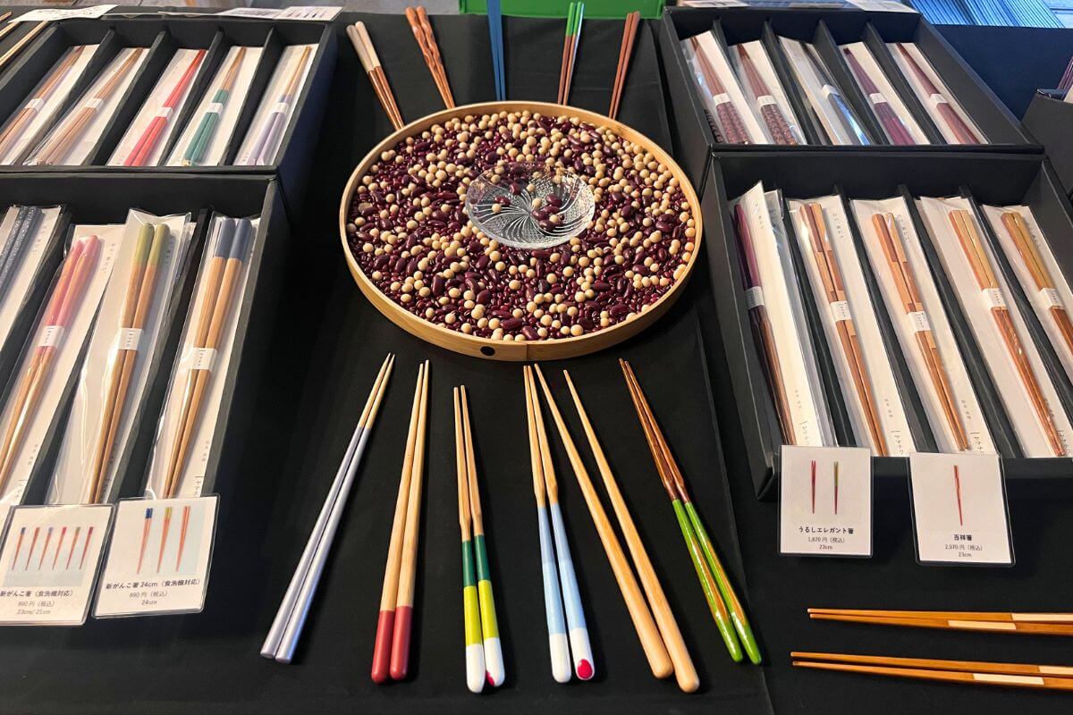 A lineup of over 300 types of chopsticks