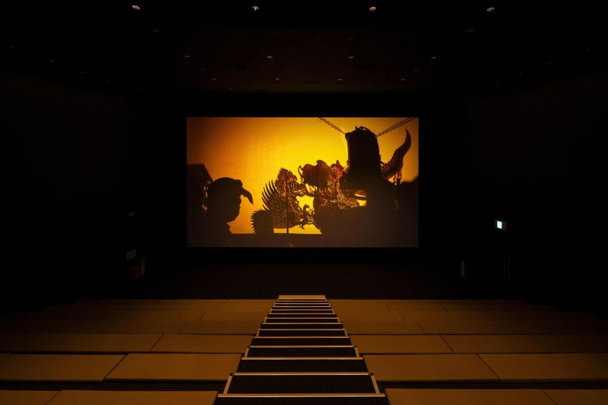 A mini theater introducing the traditional shadow puppet theater “Wayang Kulit”