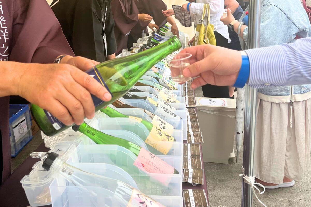 Taste and compare the unique sake of Nara