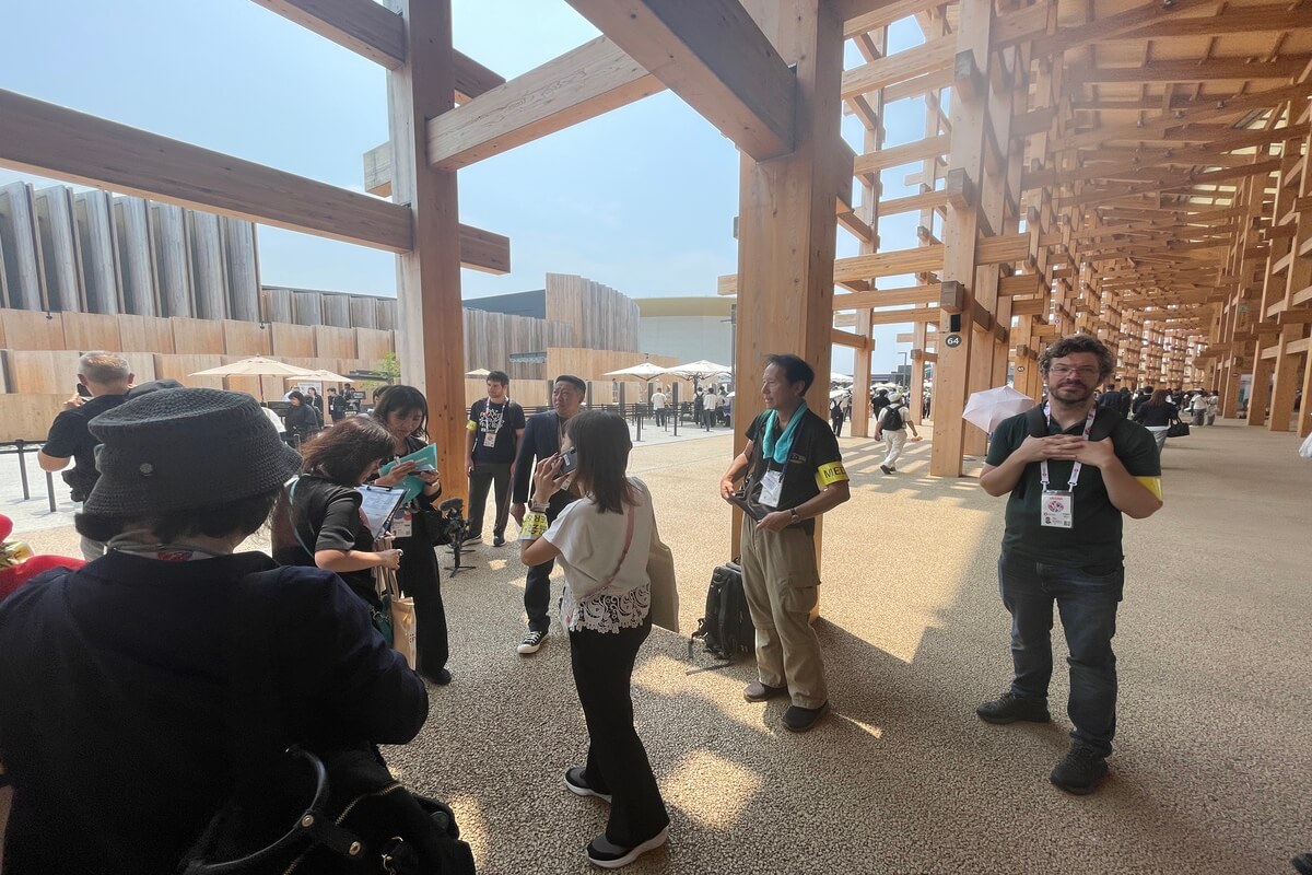 Overseas media participating in the Japan Pavilion tour