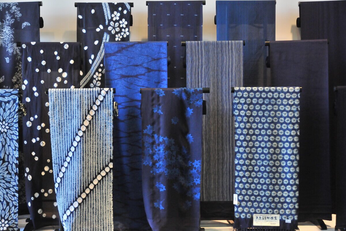 Indigo-dyed products