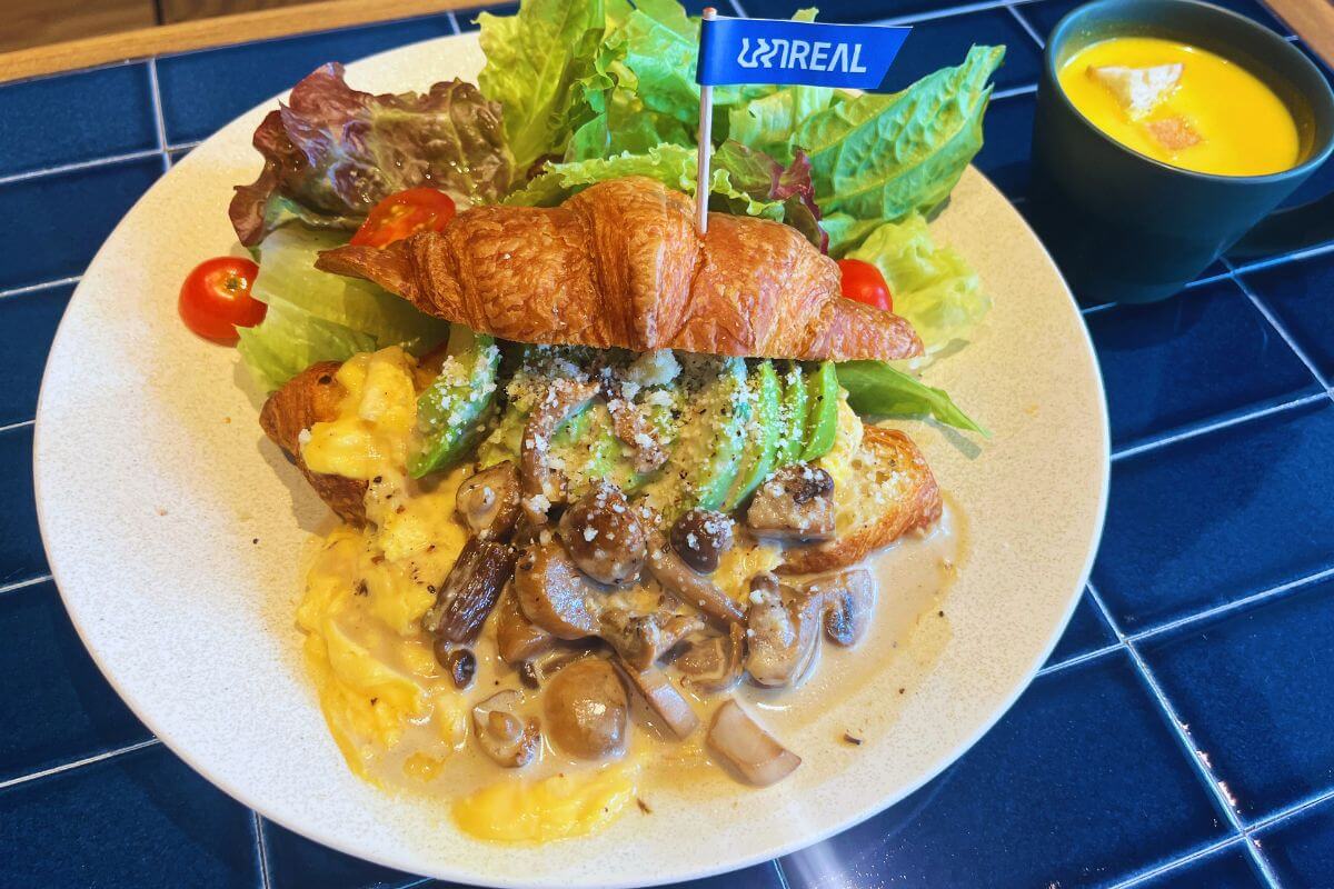 Avocado and Omelet Croissant Plate