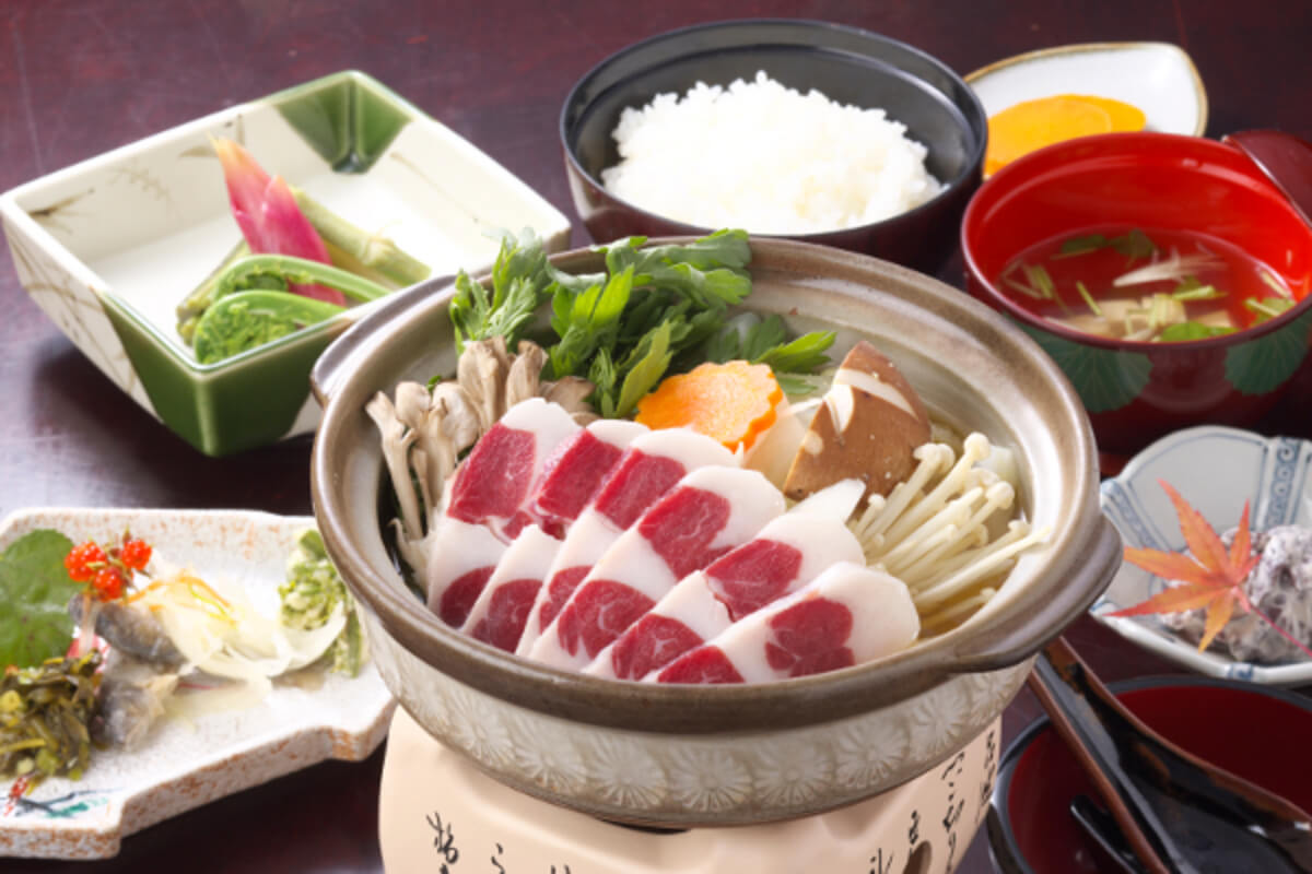 Restaurant Tedorigawa / Hakusan City