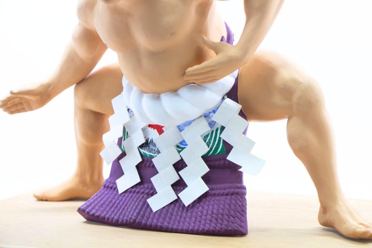 The image of the rope worn by a yokozuna