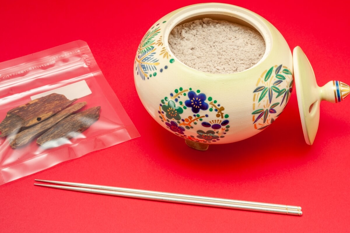 The aromatic wood that marked the beginning of incense in Japan