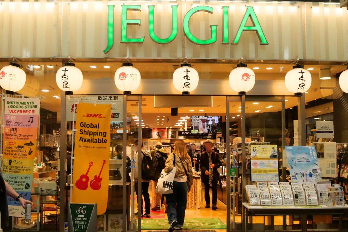 JEUGIA Sanjo Main Store