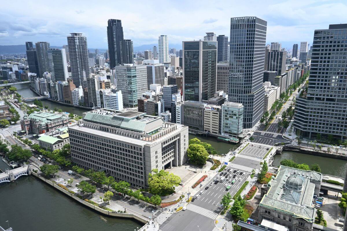 Yodoyabashi, Osaka's business district