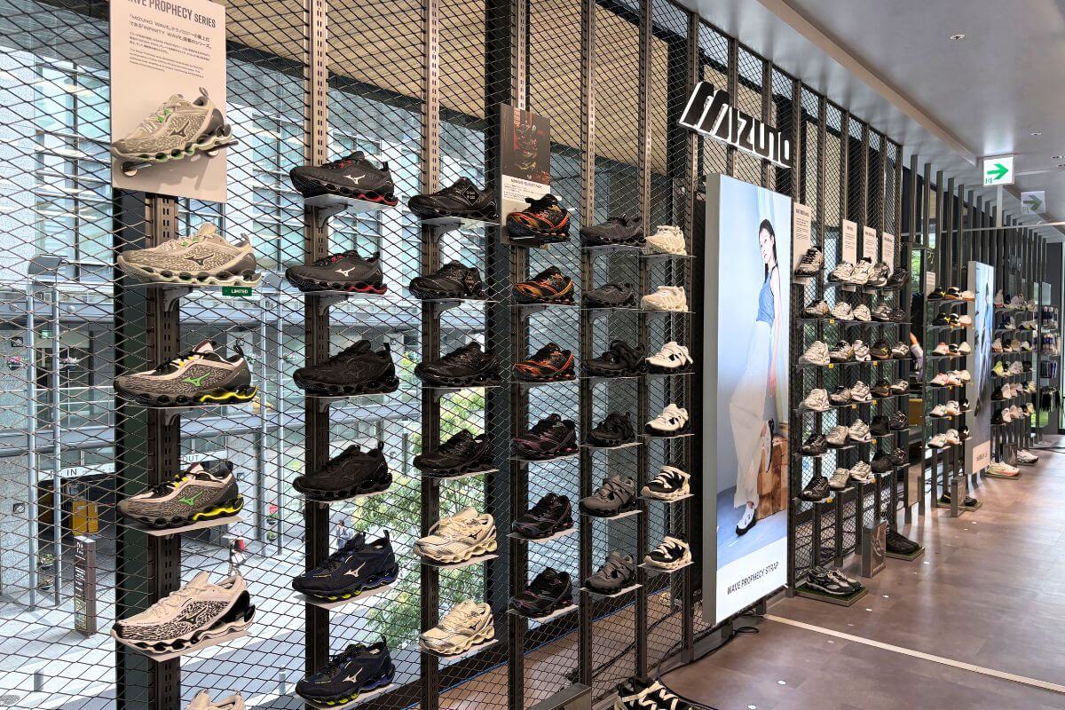 MIZUNO GOLF's Wide Selection of Shoes